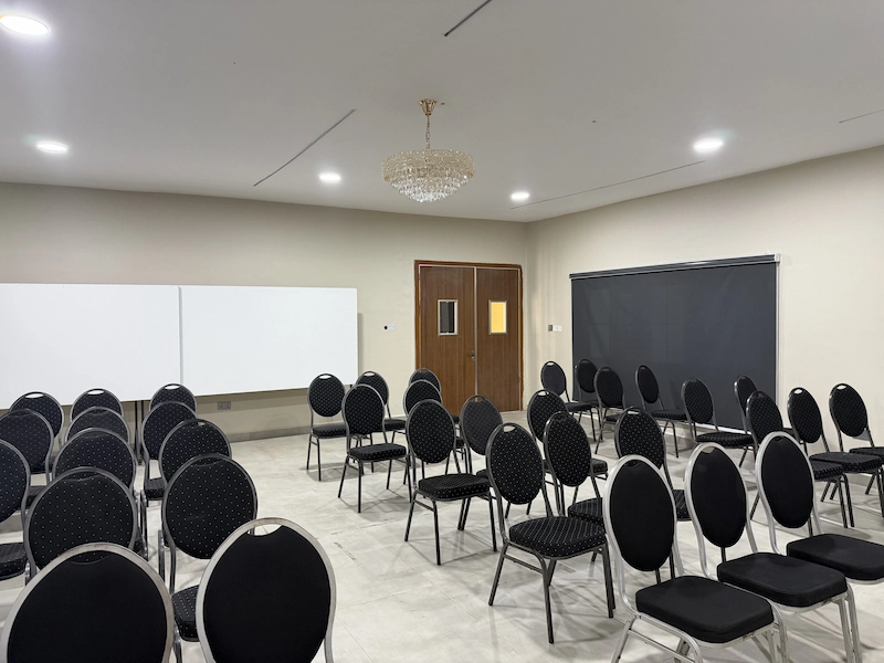 Empty Shorthall